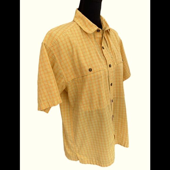 Patagonia short sleeved button front plaid shirt with two button front pockets - Picture 5 of 6